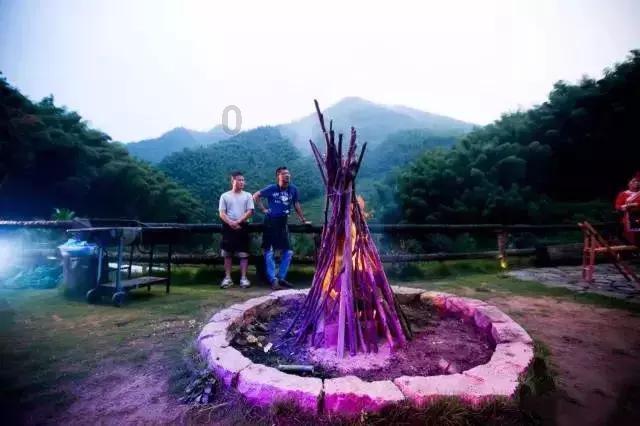 首批自制短剧年内发布,知乎“短故事”加速影视化