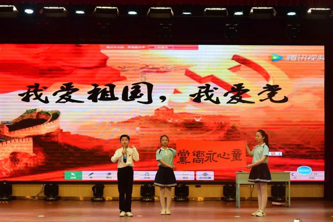 奔腾返乡加油站 把服务送到回家的路上